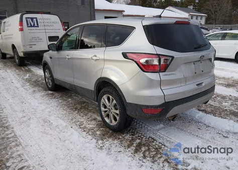 2017 Ford Escape Se из США, поврежденный, VIN 1FMCU9GD7HUB93648